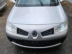 Grau Gebraucht 2006 Renault Mégane GrandTour Kombi | 1.200 € (Fairer Preis)