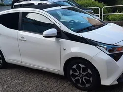 Weiß Gebraucht 2021 Toyota Aygo x-sky Kleinwagen | 14.600 € (Fairer Preis)