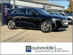 Brillantschwarz Gebraucht 2022 Audi e-tron S-Line SUV | 29.980 € (Superpreis)