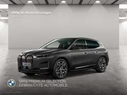 Grau Gebraucht 2021 BMW iX SUV | 44.870 € (Fairer Preis)