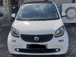 Weiß Gebraucht 2017 Smart ForTwo Coupé Coupé | 9.900 € (Superpreis)