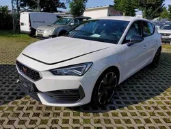 Weiss Gebraucht 2022 Cupra Leon Limousine | 20.840 € (Guter Preis)