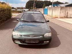 Grün Gebraucht 1998 Ford Escort Kombi | 700 €