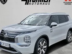 Weiß Neu 2025 Mitsubishi Outlander P-HEV Top SUV | 54.990 € (Fairer Preis)