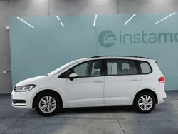 Weiß Gebraucht 2024 VW Touran Van / Kleinbus | 30.349 € (Guter Preis)