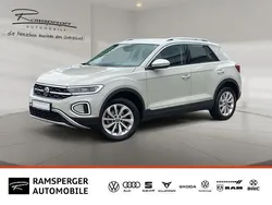 Grau (ascotgrau) Gebraucht 2024 VW T-Roc Style SUV | 28.490 € (Superpreis)
