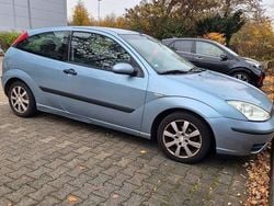Blau Gebraucht 2004 Ford Focus Limousine | 850 € (Guter Preis)