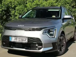 Grau Gebraucht 2022 Kia e-Niro Vision SUV | 24.650 € (Fairer Preis)