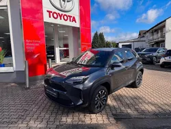 Grau Neu 2025 Toyota Yaris Cross SUV | 30.990 € (Teuer)