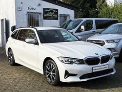 Weiß Gebraucht 2022 BMW 318 Advantage Kombi | 21.900 € (Fairer Preis)