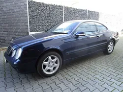 Blau metallic Gebraucht 2000 Mercedes CLK320 Avantgarde Coupé | 9.985 €