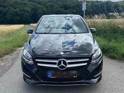 Schwarz Gebraucht 2017 Mercedes B250 Van / Kleinbus | 17.499 € (Superpreis)