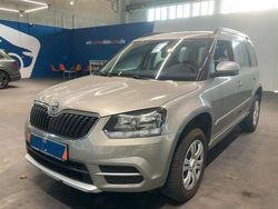 Beige Gebraucht 2014 Skoda Yeti Active SUV | 14.990 €