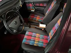 Rot Gebraucht 1992 Mercedes 190 Avantgarde Limousine | 11.999 €