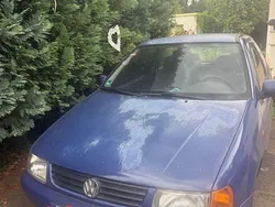 Blau Gebraucht 1999 VW Polo Basis Limousine | 990 € (Guter Preis)
