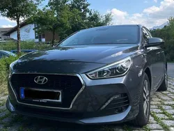 Grau Gebraucht 2019 Hyundai i30 Trend Kleinwagen | 15.900 € (Fairer Preis)