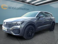 Grau Gebraucht 2022 VW Touareg SUV | 55.549 € (Teuer)