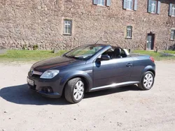 Blau Gebraucht 2008 Opel Tigra Cabrio | 2.680 € (Fairer Preis)