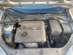 Grau Gebraucht 2004 VW Golf IV Trendline Limousine | 999 € (Guter Preis)