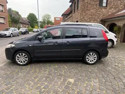 Grau Gebraucht 2006 Mazda 5 Van / Kleinbus | 2.200 € (Fairer Preis)