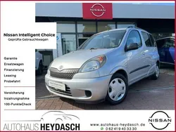 Silber Gebraucht 2002 Toyota Yaris Sol Kombi | 5.555 €