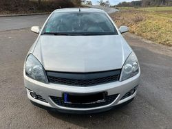 Silber Gebraucht 2007 Opel Astra Cabriolet Cabrio | 1.900 €