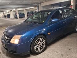 Blau Gebraucht 2003 Opel Vectra Limousine | 1.350 €