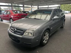 Grau Gebraucht 2003 Opel Signum Kombi | 2.490 € (Teuer)