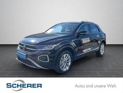 Deep black perleffekt (metallic) Gebraucht 2025 VW T-Roc Style SUV | 29.400 € (Etwas zu teuer)