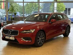 Rot Gebraucht 2021 Volvo V60 Inscription Kombi | 22.500 € (Superpreis)