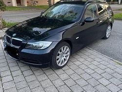 Schwarz Gebraucht 2005 BMW 320 Kombi | 4.000 €