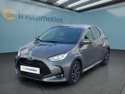 Grau Gebraucht 2021 Toyota Yaris Hybrid Kleinwagen | 18.649 € (Guter Preis)
