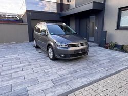 Grau Gebraucht 2013 VW Touran Life Van / Kleinbus | 9.890 € (Guter Preis)