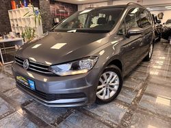 Pepper grey Gebraucht 2015 VW Touran Comfortline Van / Kleinbus | 18.950 € (Fairer Preis)