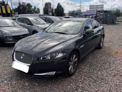 Schwarz Gebraucht 2013 Jaguar XF Limousine | 5.999 €