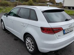 Weiß Gebraucht 2014 Audi A3 Sportback Attraction Limousine | 7.800 € (Fairer Preis)