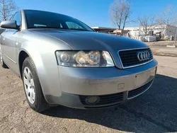 Grau Gebraucht 2002 Audi A4 Limousine | 1.599 € (Guter Preis)