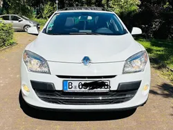 Weiß Gebraucht 2010 Renault Mégane III Luxe Limousine | 5.300 € (Fairer Preis)