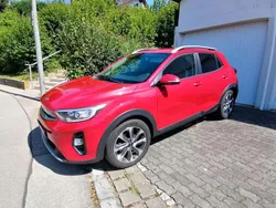 Rot Gebraucht 2017 Kia Stonic Spirit SUV | 10.500 € (Fairer Preis)