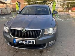 Silber Gebraucht 2010 Skoda Superb Elegance Limousine | 7.900 € (Fairer Preis)