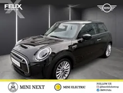 Midnight black metallic Gebraucht 2021 Mini Cooper SE Classic Kleinwagen | 16.880 € (Etwas zu teuer)