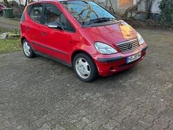 Rot Gebraucht 2003 Mercedes A140 Kleinwagen | 2.000 €