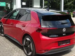Rot Gebraucht 2023 VW ID.3 Pro Kleinwagen | 39.500 €