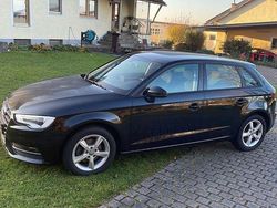 Schwarz Gebraucht 2016 Audi A3 Attraction Limousine | 9.800 € (Guter Preis)