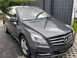 Grau Gebraucht 2012 Mercedes R350 Van / Kleinbus | 21.900 €