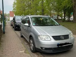 Silber Gebraucht 2006 VW Touran Van / Kleinbus | 3.800 € (Etwas zu teuer)
