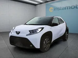 Weiß Gebraucht 2024 Toyota Aygo Kleinwagen | 17.499 € (Etwas zu teuer)