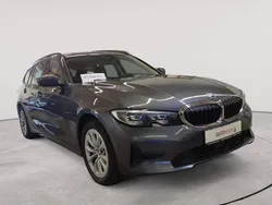 Mineralgrau metallic Gebraucht 2021 BMW 330e Advantage Kombi | 19.890 € (Guter Preis)