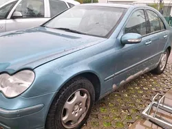 Blau Gebraucht 2001 Mercedes C180 Limousine | 2.600 € (Guter Preis)