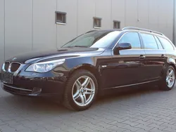 Blau Gebraucht 2009 BMW 525 Advantage Kombi | 9.950 €